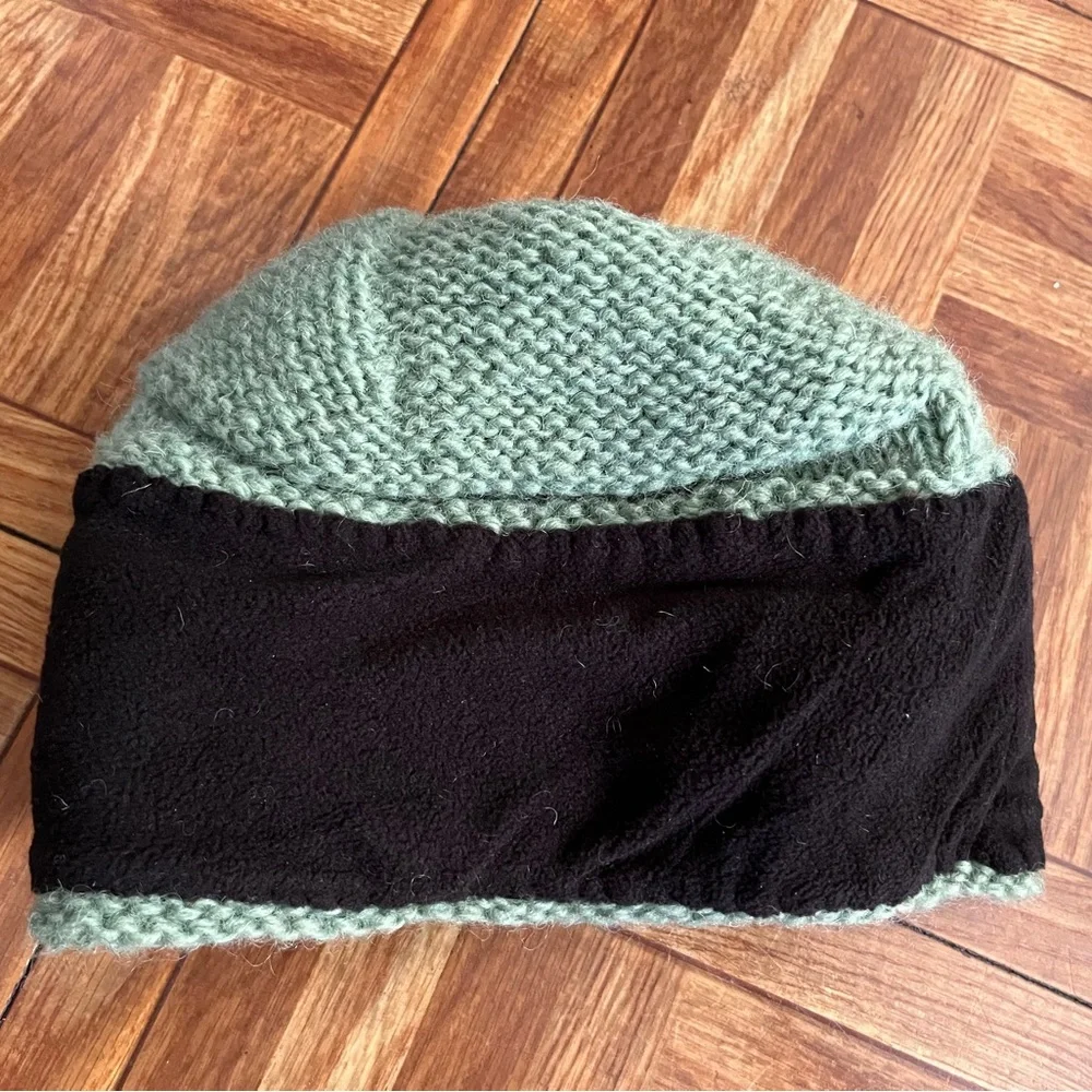 Wool Embroidered Winter Hat NWOT - Picture 2 of 7